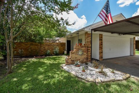 Photo of 1915 Avenue B, Katy, TX 77493 (MLS # 33094525)