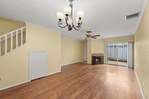 5050 Glenmont Drive F5 Houston TX 77081