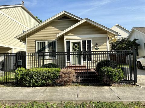 Photo of 4318 Eigel Street, Houston, TX 77007 (MLS # 84623145)