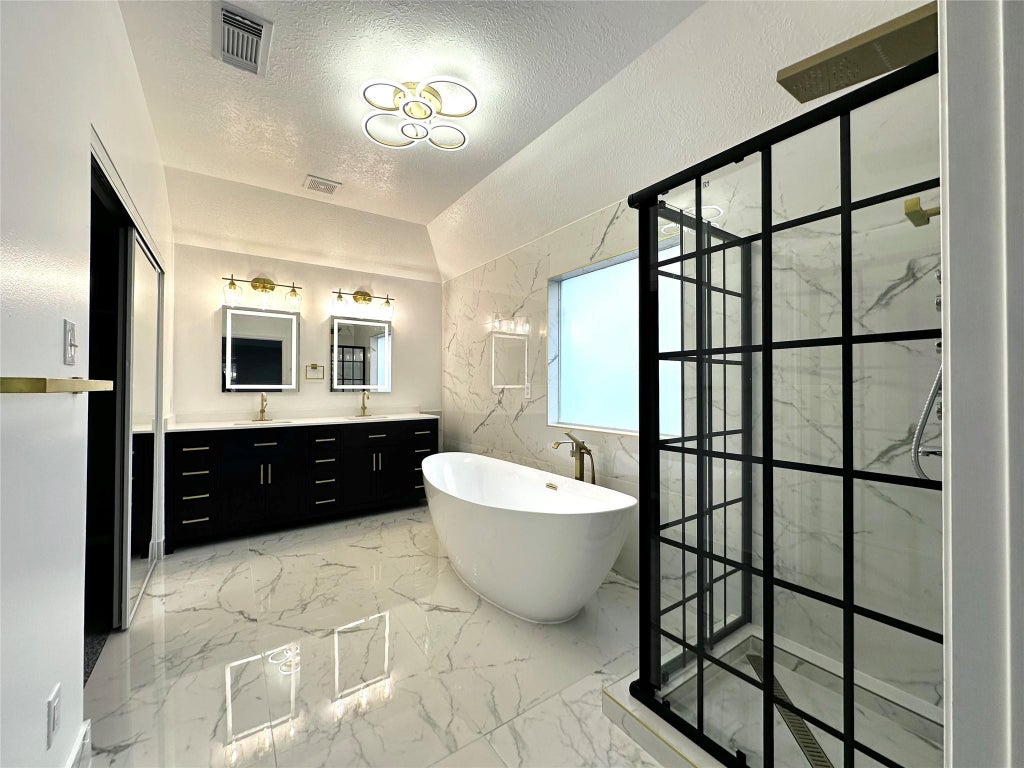 Photo of 556 Cedar Fork Drive, League City, TX 77573 (MLS # 81930039)