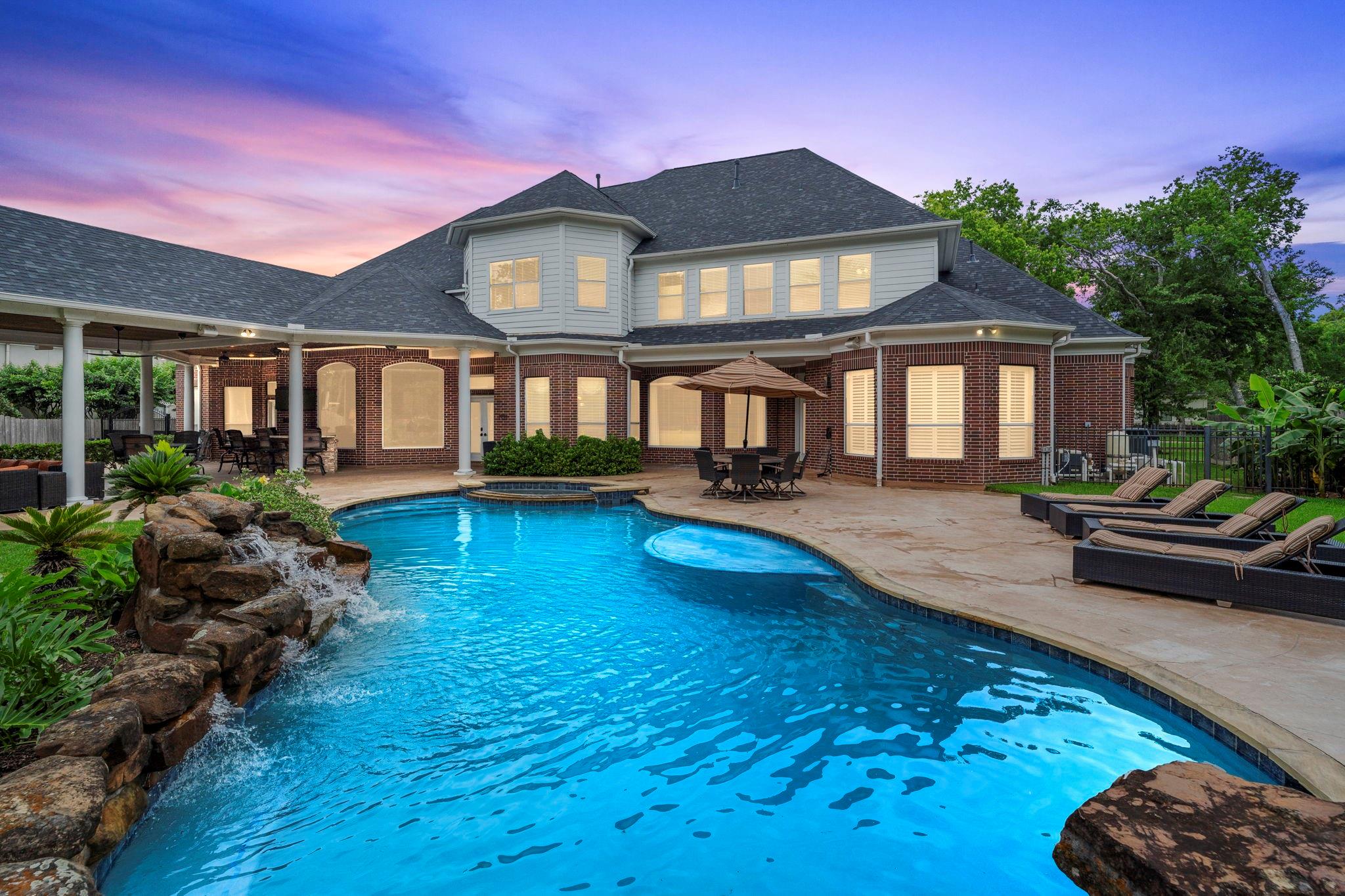 Sugar Land, Texas, 77479, United States, 6 Bedrooms Bedrooms, ,6 BathroomsBathrooms,Residential,Active,2045020