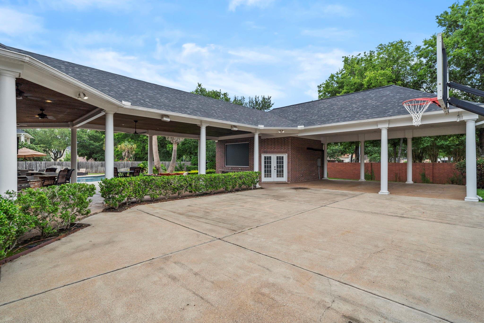 Sugar Land, Texas, 77479, United States, 6 Bedrooms Bedrooms, ,6 BathroomsBathrooms,Residential,Active,2045020