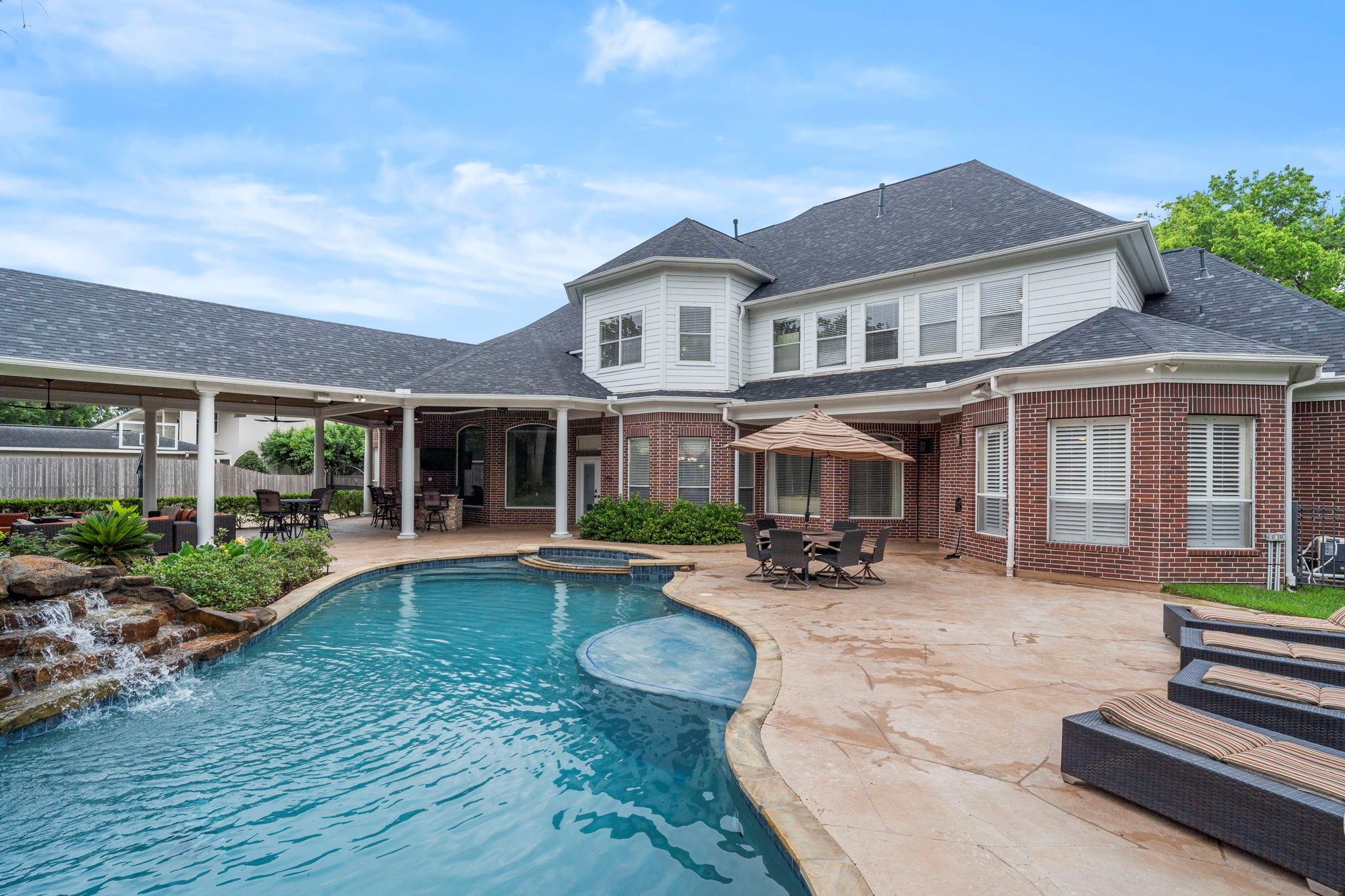 Sugar Land, Texas, 77479, United States, 6 Bedrooms Bedrooms, ,6 BathroomsBathrooms,Residential,Active,2045020