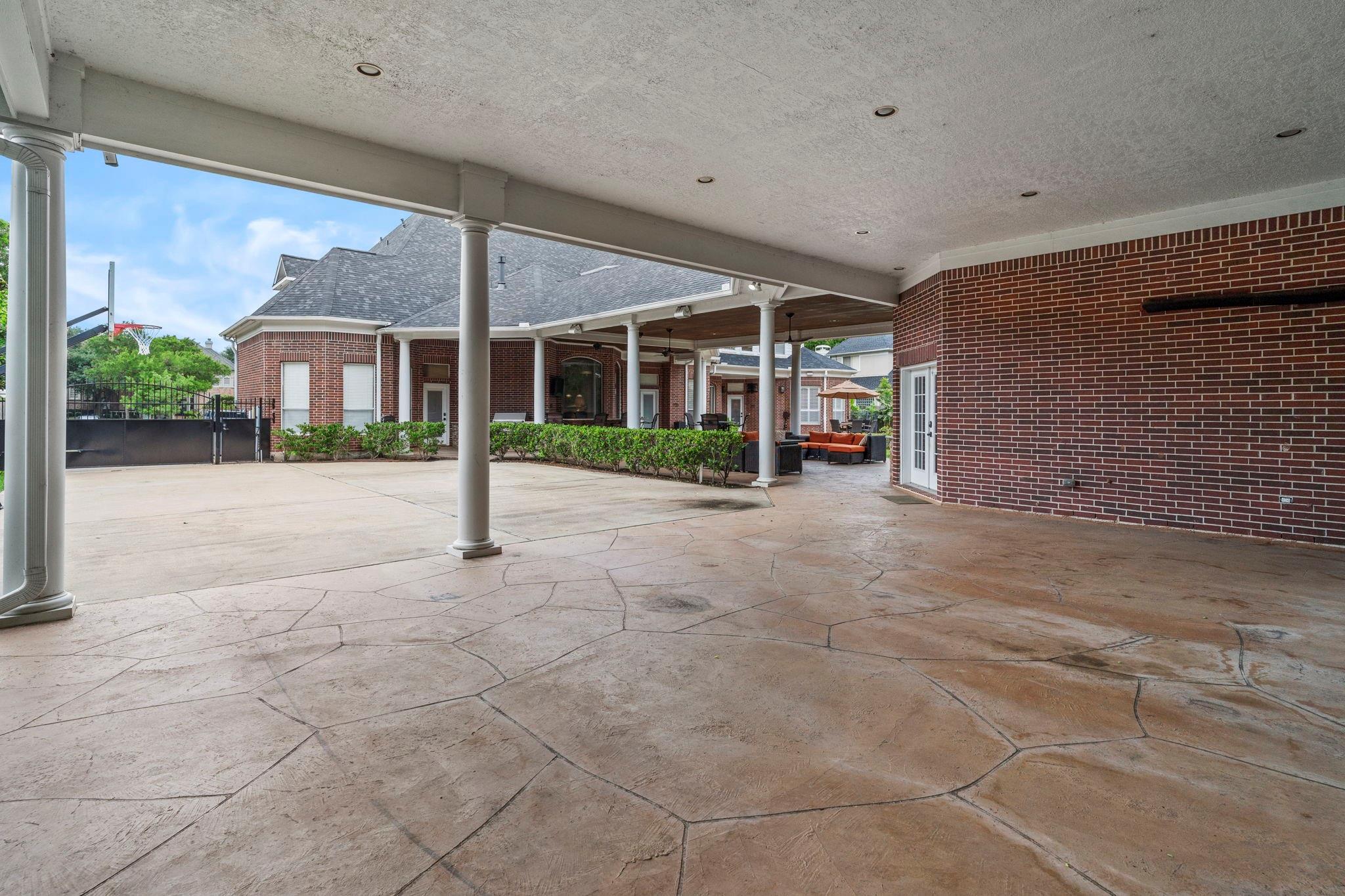 Sugar Land, Texas, 77479, United States, 6 Bedrooms Bedrooms, ,6 BathroomsBathrooms,Residential,Active,2045020
