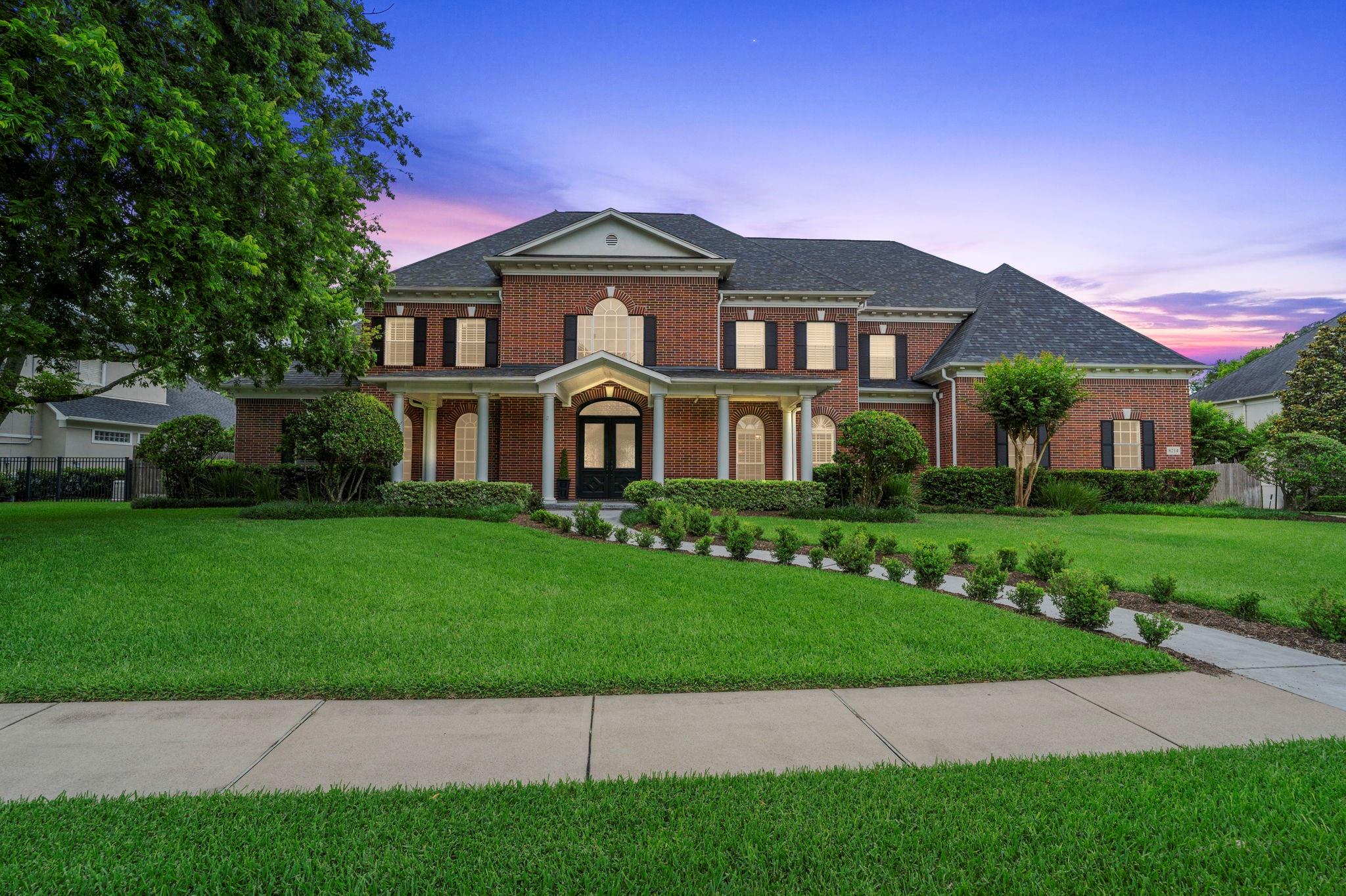 8214 Forest Gate Drive