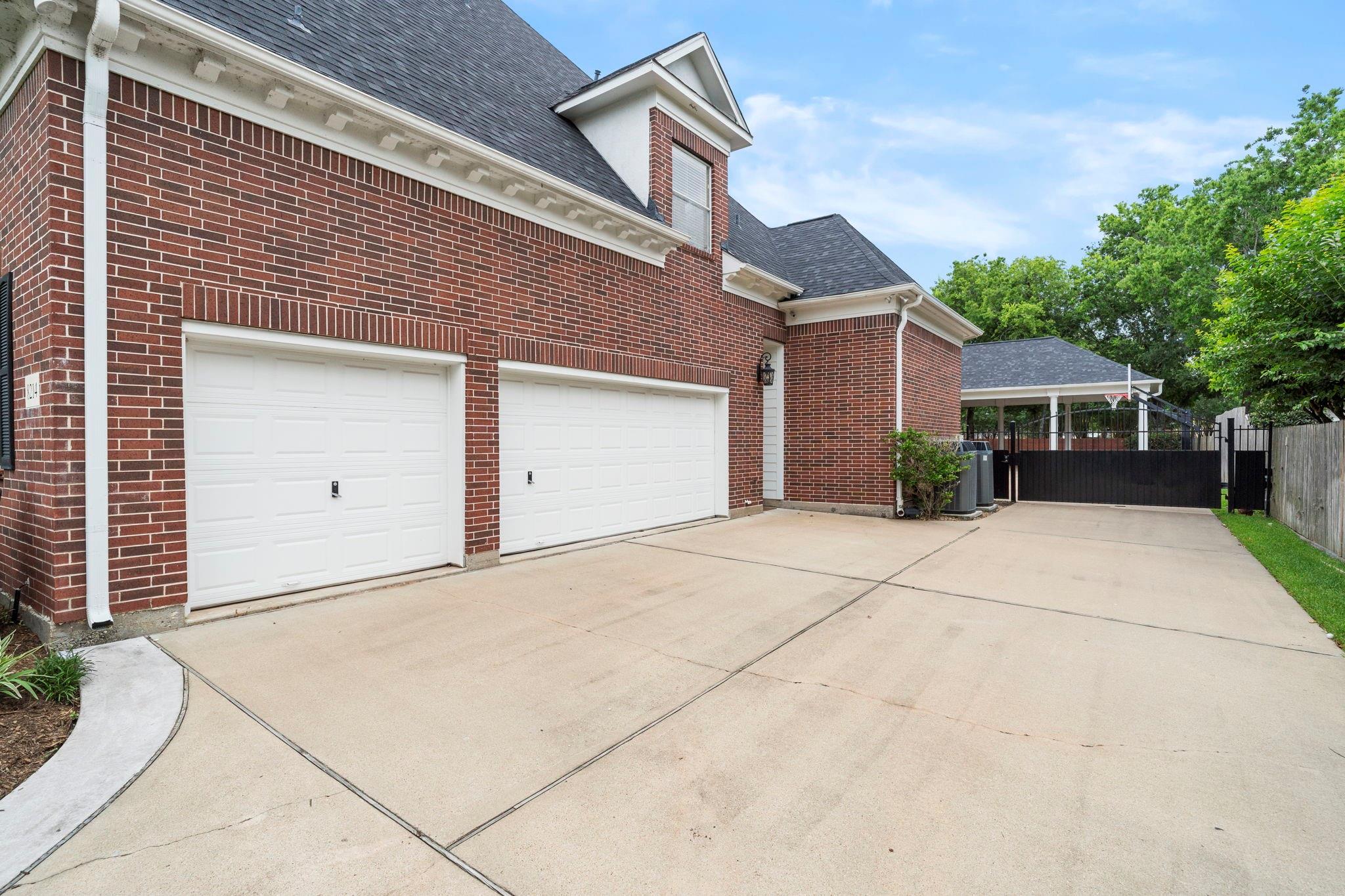 Sugar Land, Texas, 77479, United States, 6 Bedrooms Bedrooms, ,6 BathroomsBathrooms,Residential,Active,2045020