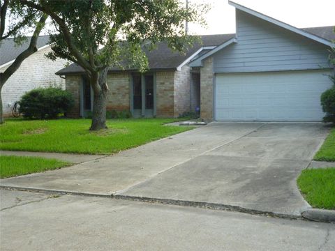 Photo of 2822 Mesquite Drive, Sugar Land, TX 77479 (MLS # 15868199)