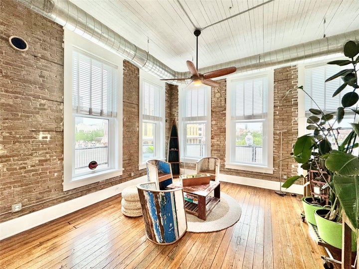 Photo 1 of 35 — 219 22nd Street 1, Galveston, TX 77550