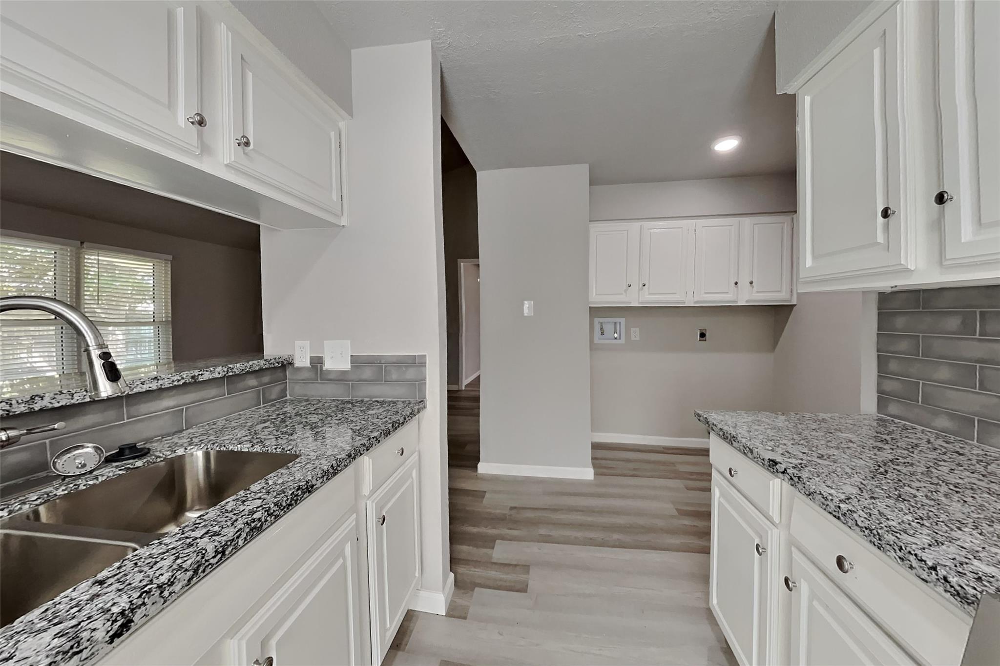 1618 Live Oak Hollow Street