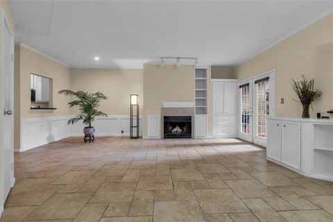 Photo of 4900 Floyd Street #4, Houston, TX 77007 (MLS # 70981397)