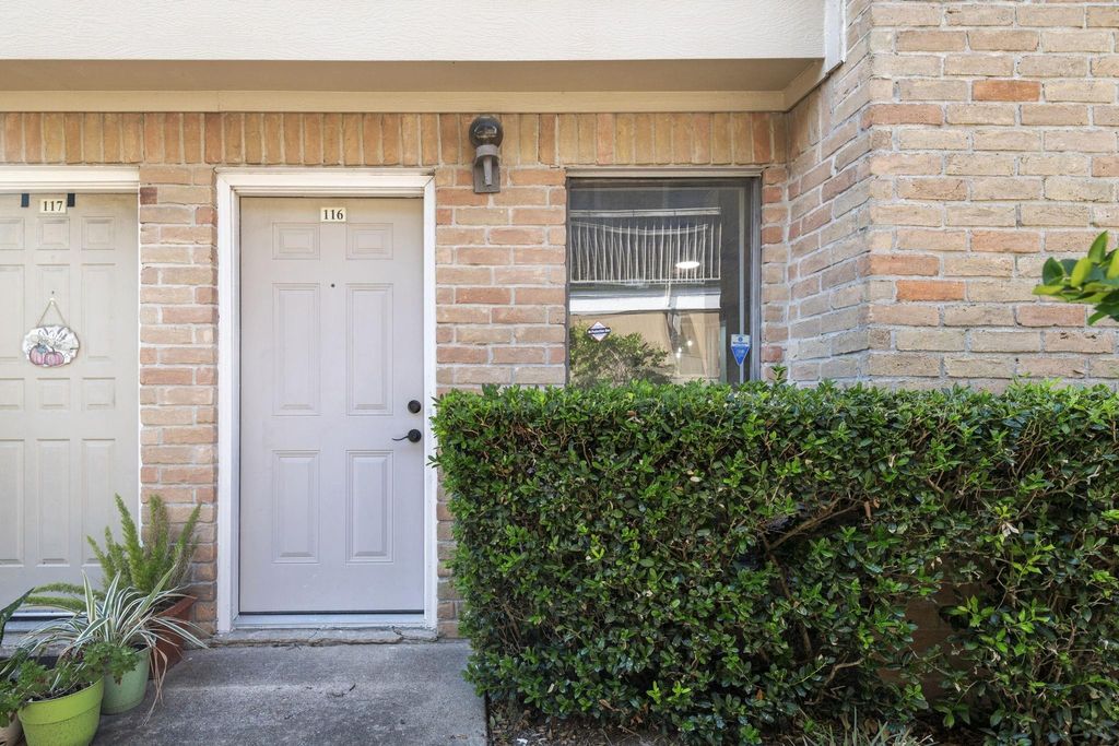 Photo of 2120 Wilcrest Drive #116, Houston, TX 77042 (MLS # 67752044)