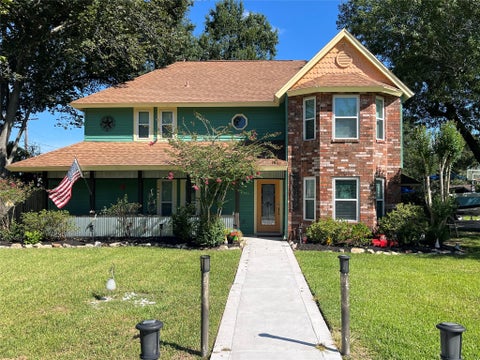 Homes For Sale - 602 Renaldo Street<br/> Dickinson, TX 77539