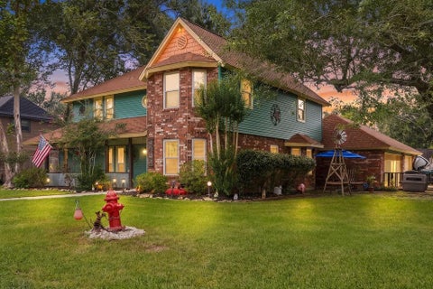Photo of 602 Renaldo Street, Dickinson, TX 77539 (MLS # 13475362)