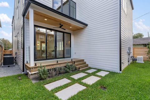 Tiny photo for 1023 Euclid Street, Houston, TX 77009 (MLS # 36214225)