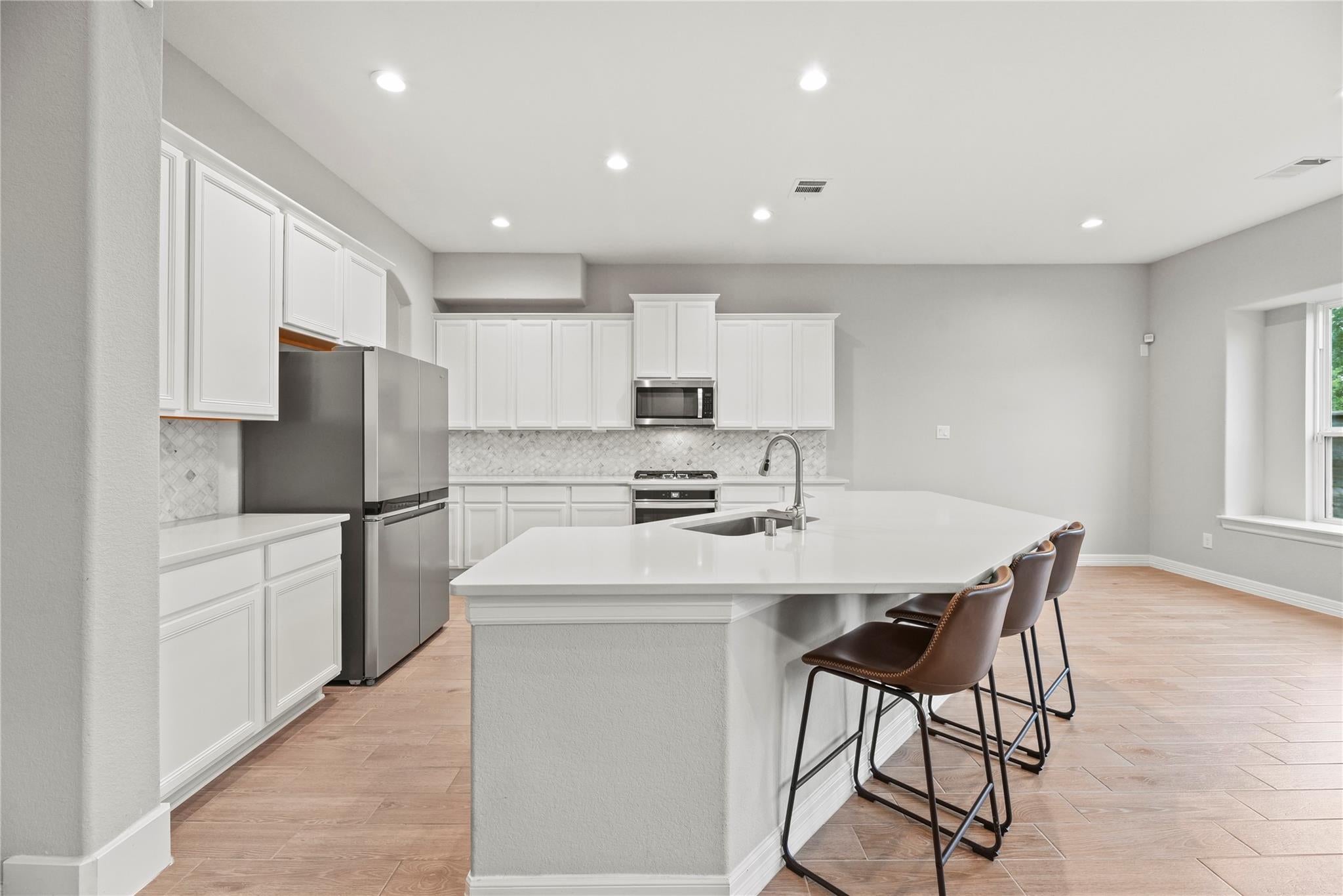 2411 Jitterbug Lane