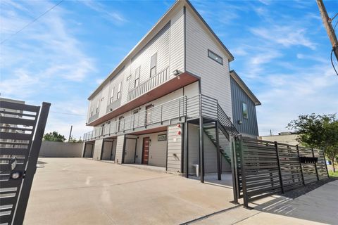 319 Eastwood Street Houston TX 77011