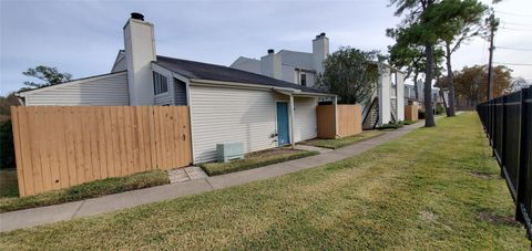 Photo of 6401 Deihl Road #204, Houston, TX 77092 (MLS # 8339400)