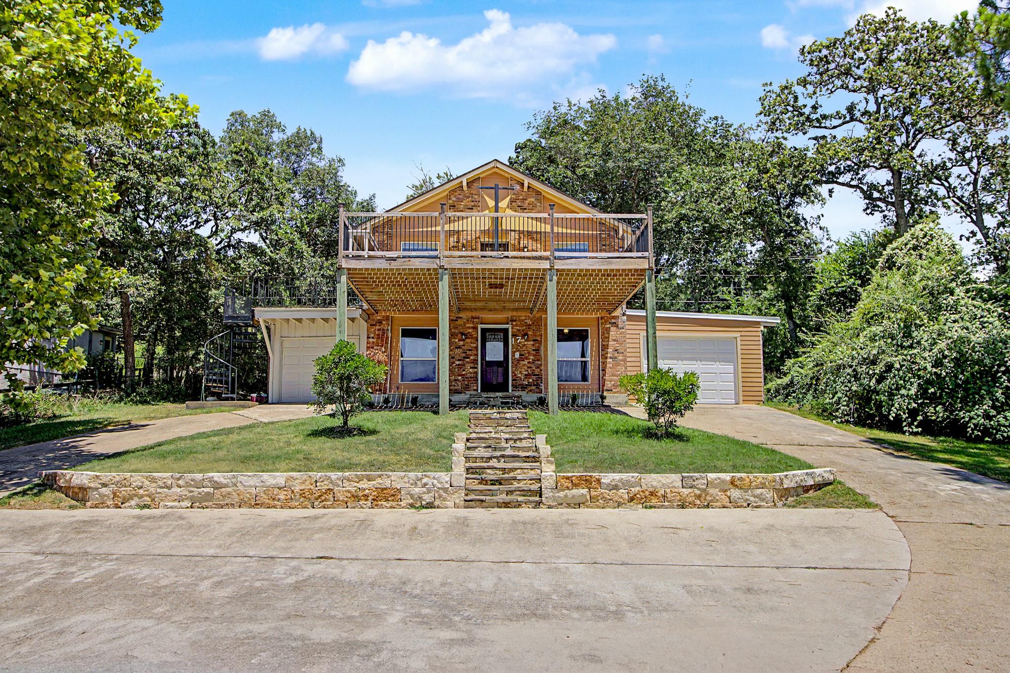17 Lakeview Drive