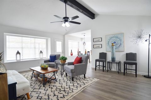 Photo of 16634 David Glen Drive, Friendswood, TX 77546 (MLS # 19780276)