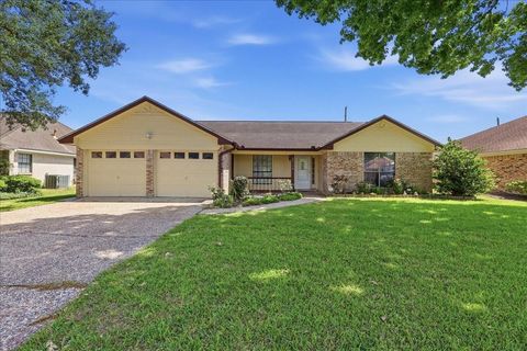 Photo of 2515 Black Oak Drive, Orange, TX 77632 (MLS # 7373733)