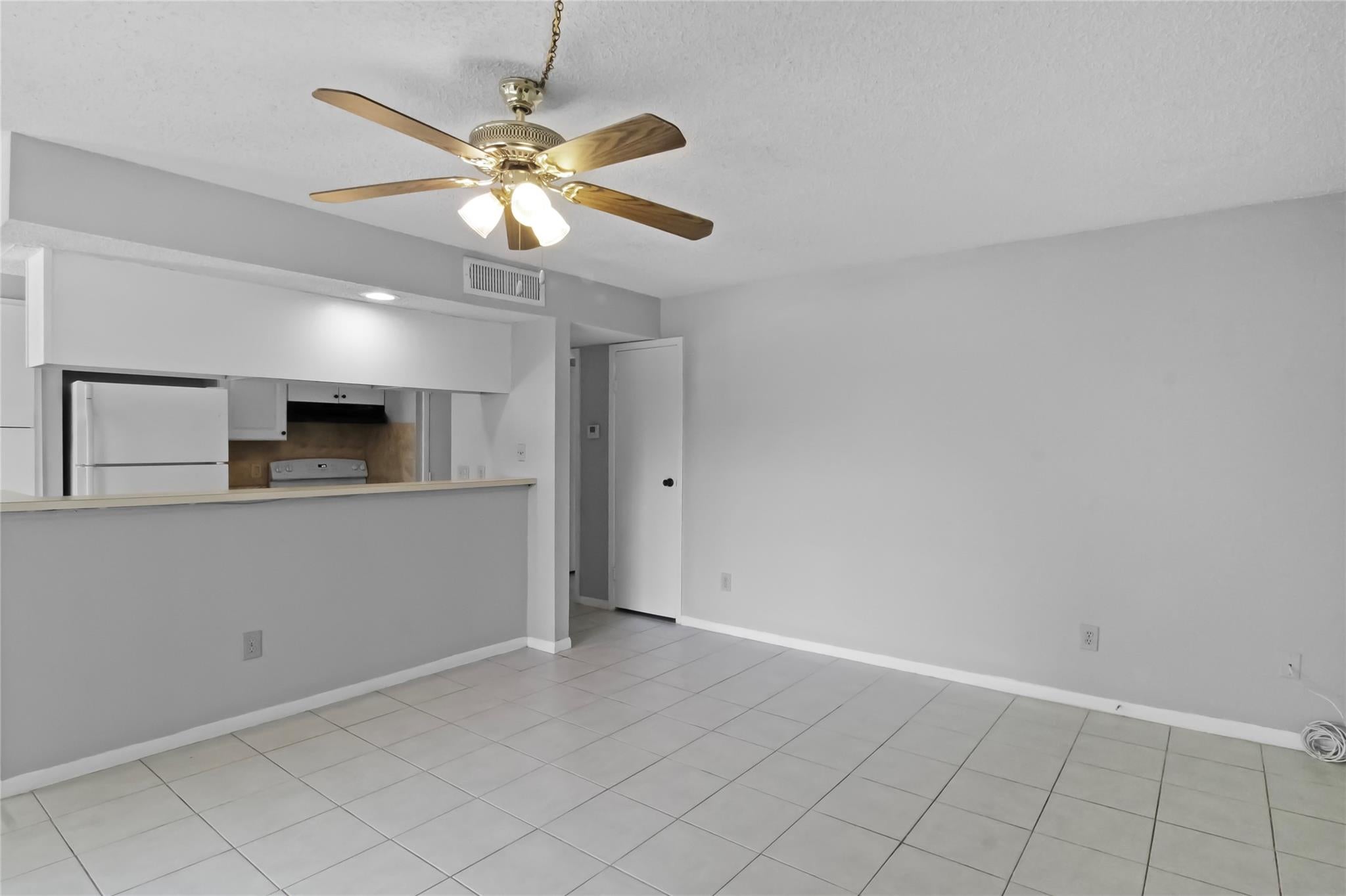 3919 Fairmont Parkway 257