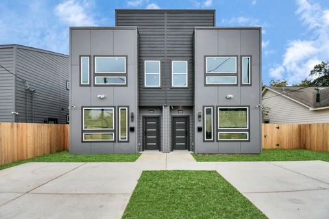 Photo of 9315 Ashville Drive, Houston, TX 77051 (MLS # 57090465)