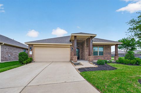 Photo of 18402 Pelham Hollow Trail, Richmond, TX 77407 (MLS # 15382417)