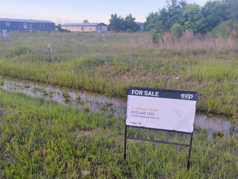 Photo of 1402 Road 5734, Cleveland, TX 77327 (MLS # 37369320)