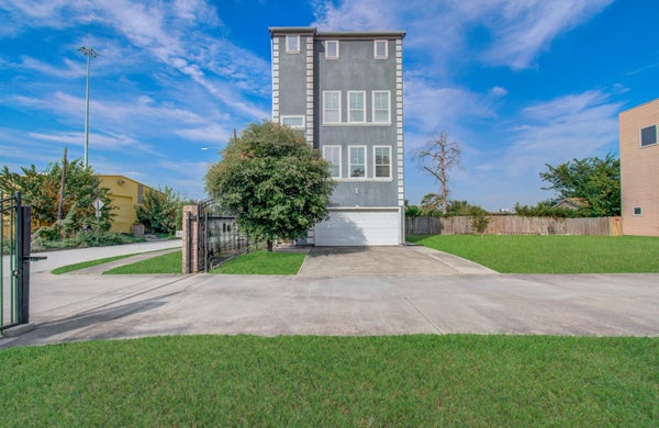408 EICHWURZEL LN UNIT A, HOUSTON, TX 77009 - Image e1efb10fbf33046e05fb7e0e3d04c650/2075928
