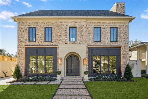 Photo of 3717 Chevy Chase Drive, Houston, TX 77019 (MLS # 13975790)
