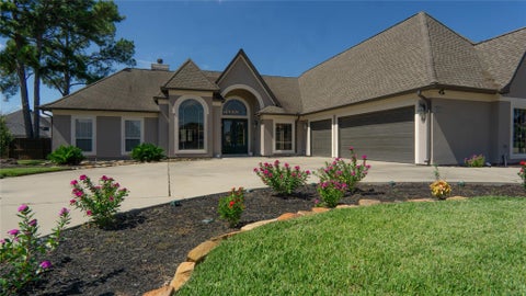 Photo of 14 Darien Ct Ct, Montgomery, TX 77356 (MLS # 60198253)