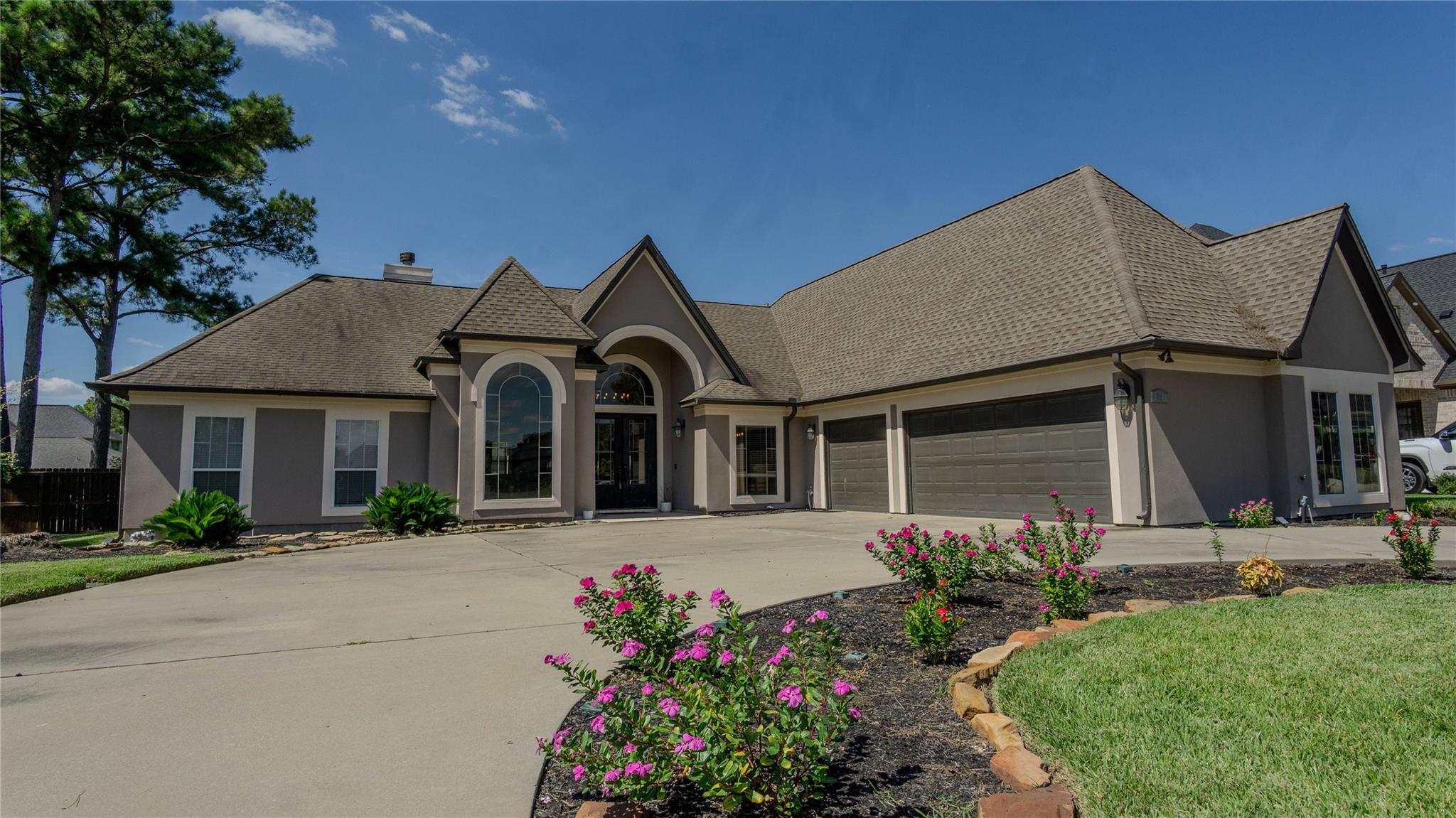 14 Darien Ct