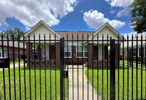 Photo of 5026 Jefferson Street, Houston, TX 77023 (MLS # 41698774)