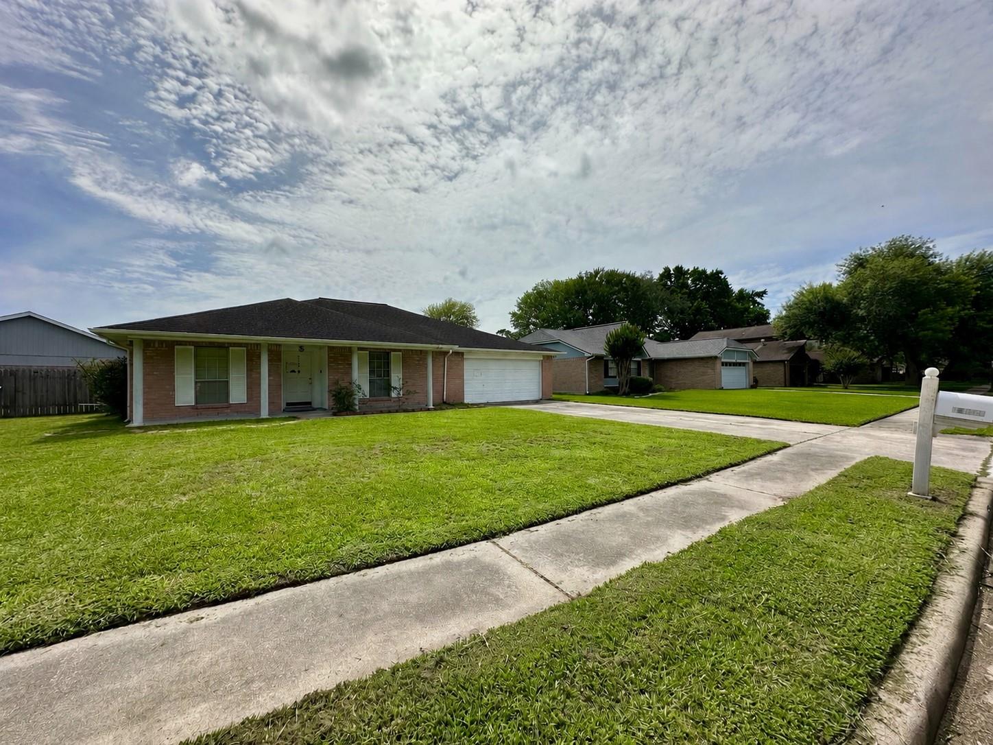 215 Old Oaks Street