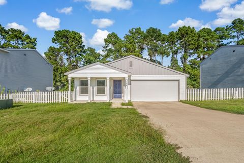 Photo of 184 Red Clover, Livingston, TX 77351 (MLS # 11442619)