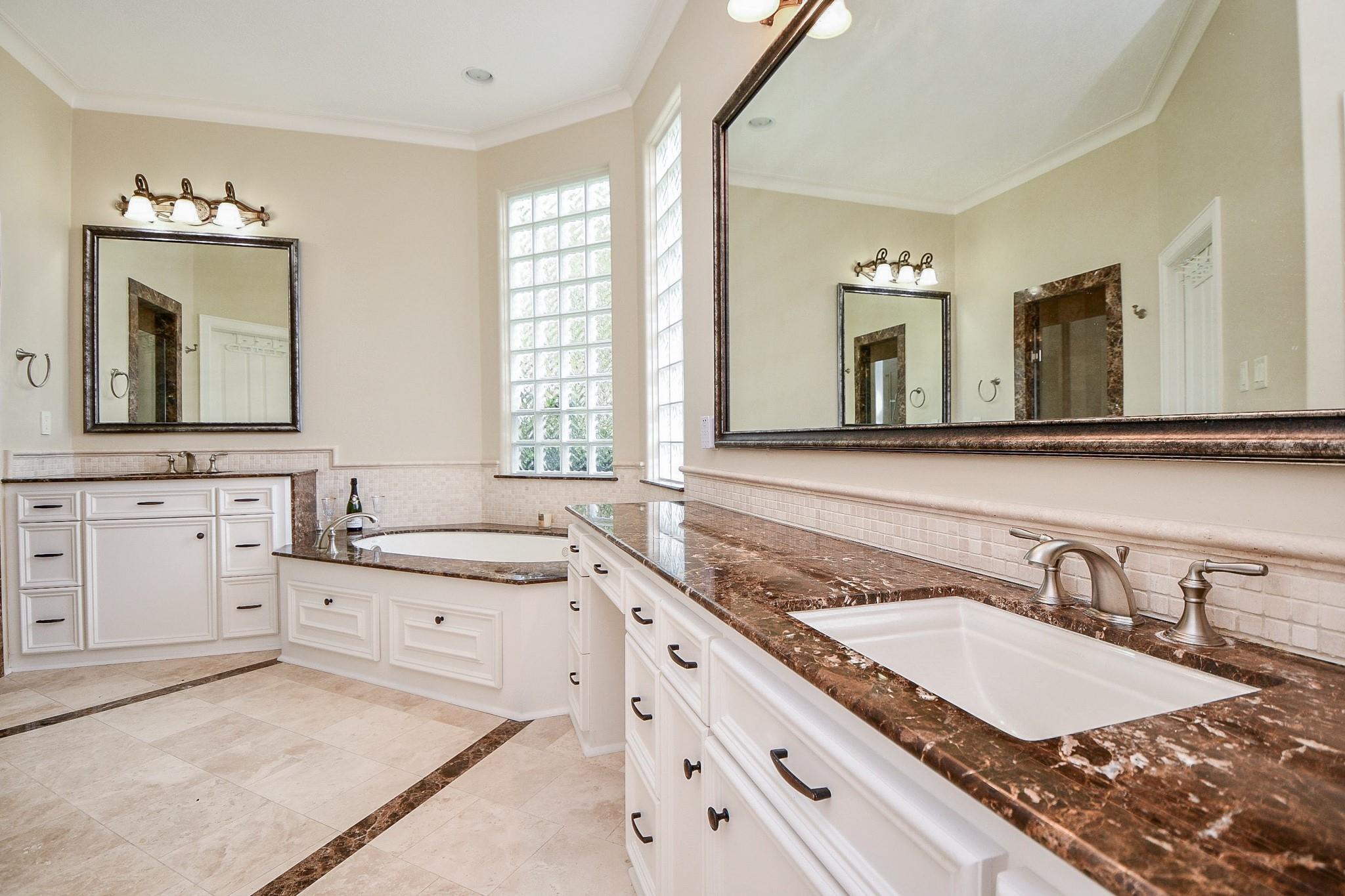 Houston, Texas, 77041, United States, 5 Bedrooms Bedrooms, ,5 BathroomsBathrooms,Residential,Active,2039016