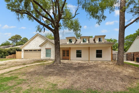 Homes For Sale - 12914 Queensbury Lane<br/> Houston, TX 77079