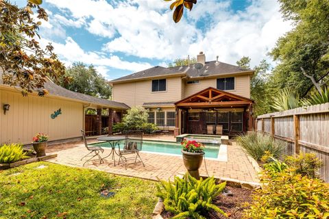 Photo of 13903 Rosebranch Court, Houston, TX 77059 (MLS # 32744074)