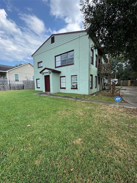Multifamily For Rent - 2918 46th Street #3<br/> Dickinson, TX 77539