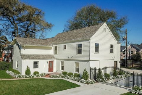 Photo of 3415 Southmore Boulevard, Houston, TX 77004 (MLS # 5094689)