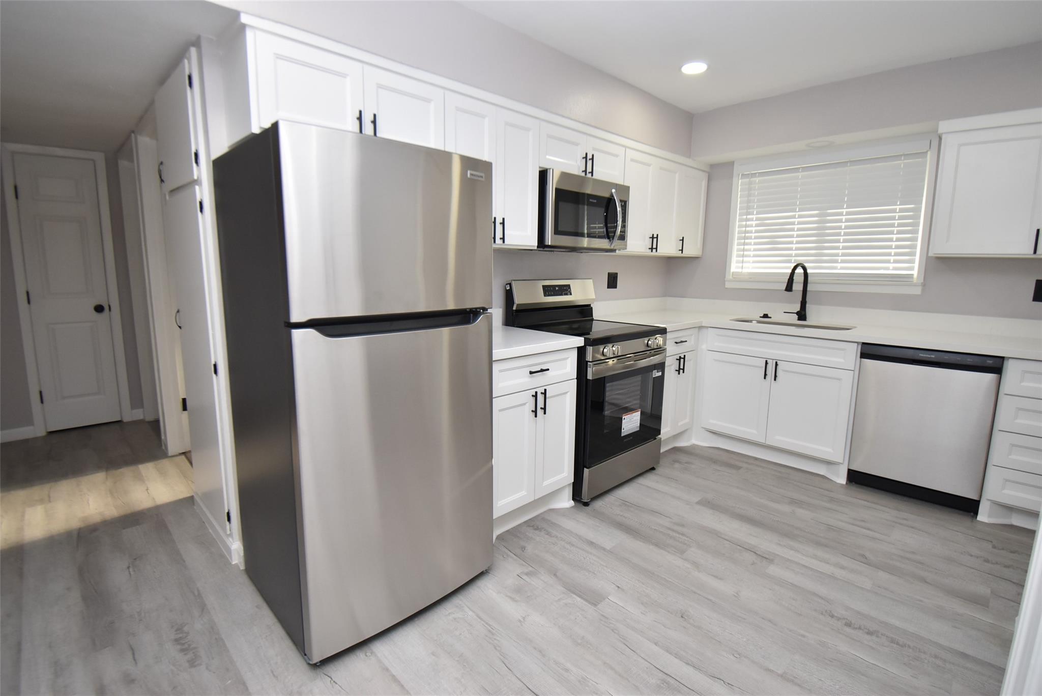 16587 El Camino Real