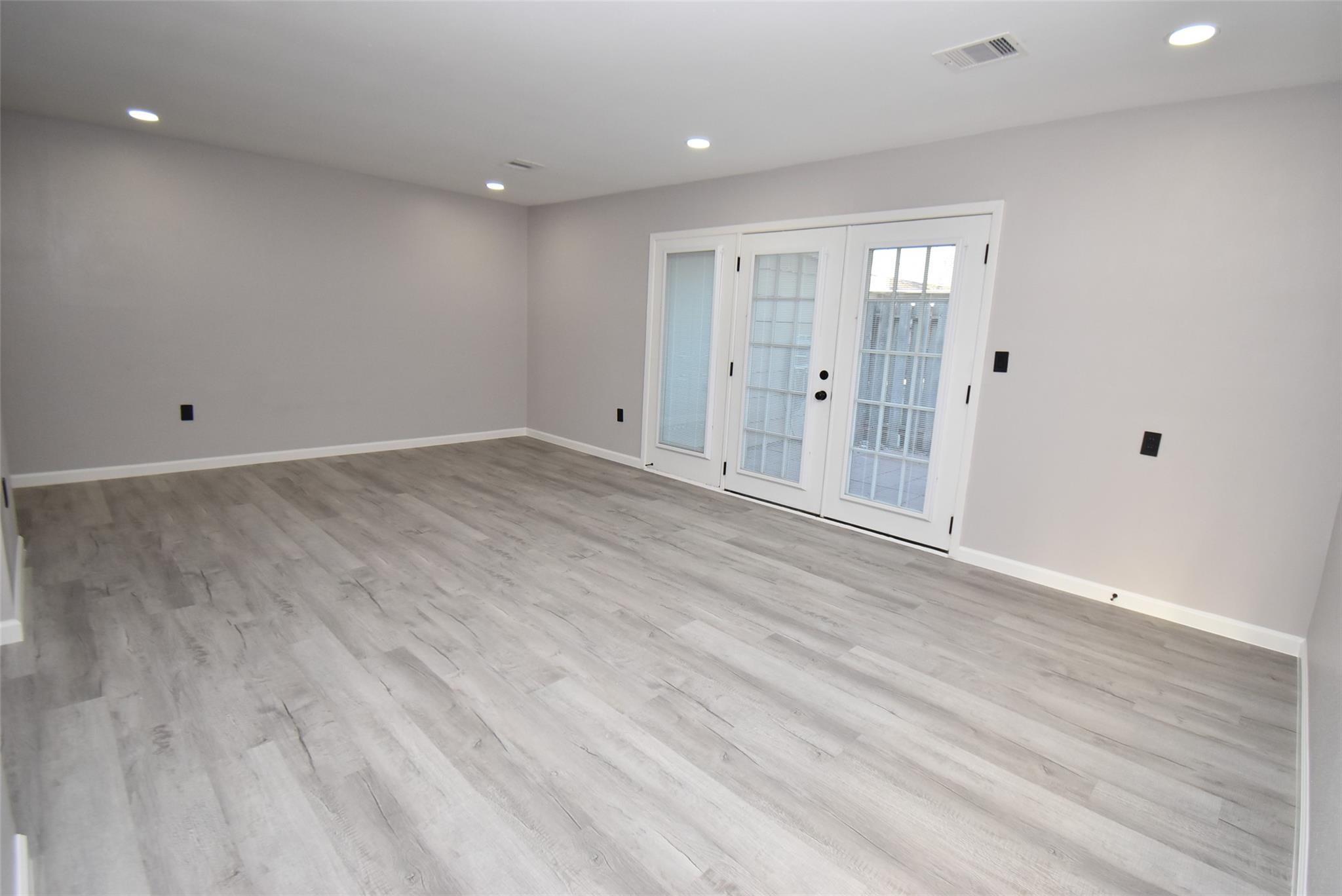 16587 El Camino Real