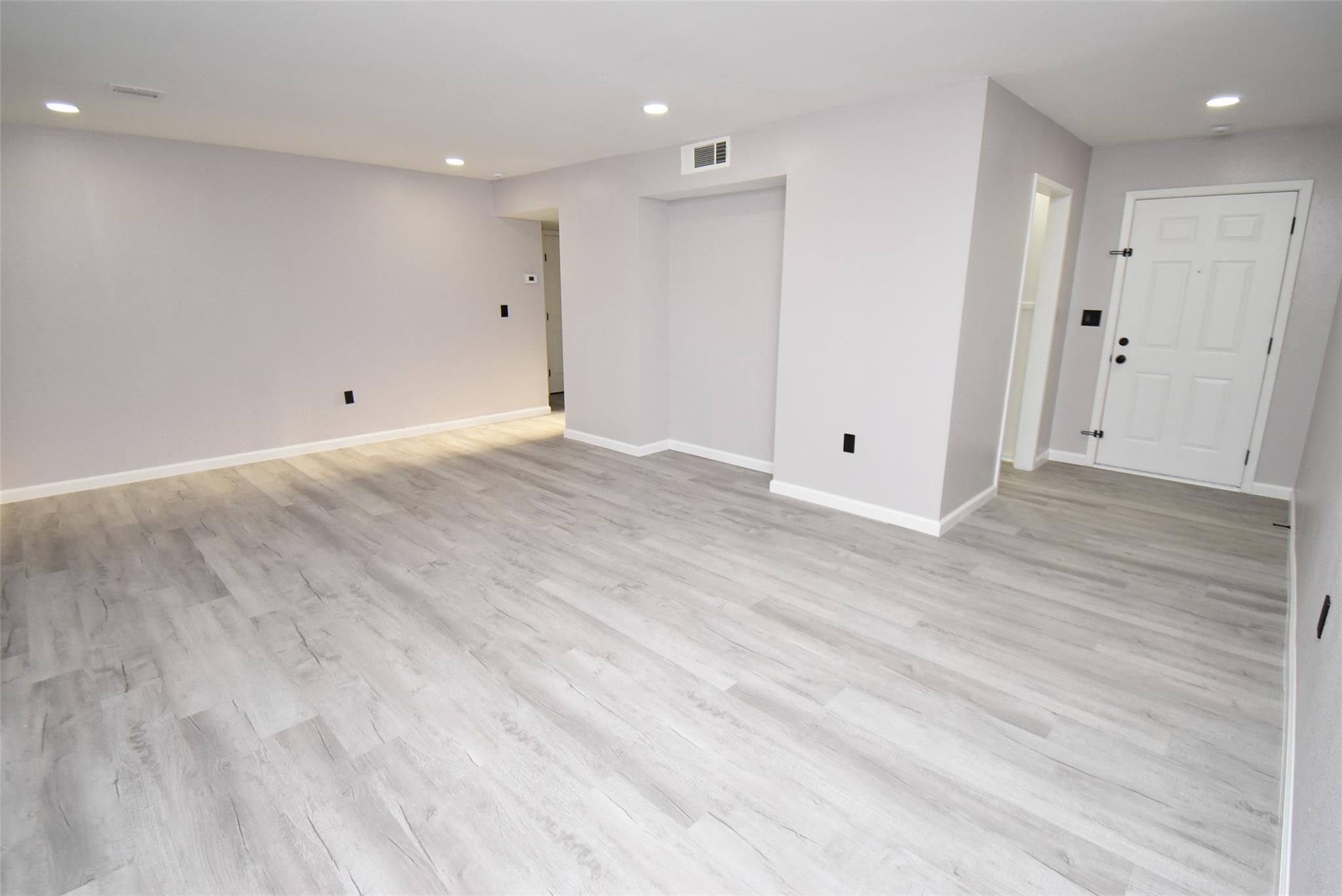 16587 El Camino Real
