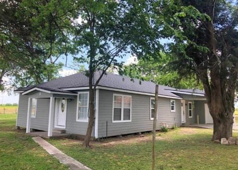 Photo of 1515 County Road 237, Ganado, TX 77962 (MLS # 94367120)