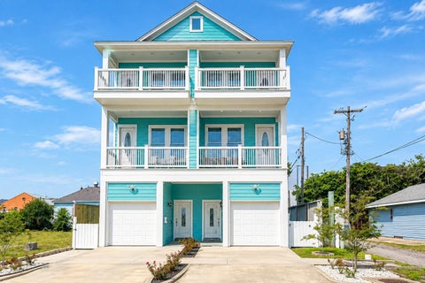 Photo of 1013 10th Street, Galveston, TX 77550 (MLS # 80184441)