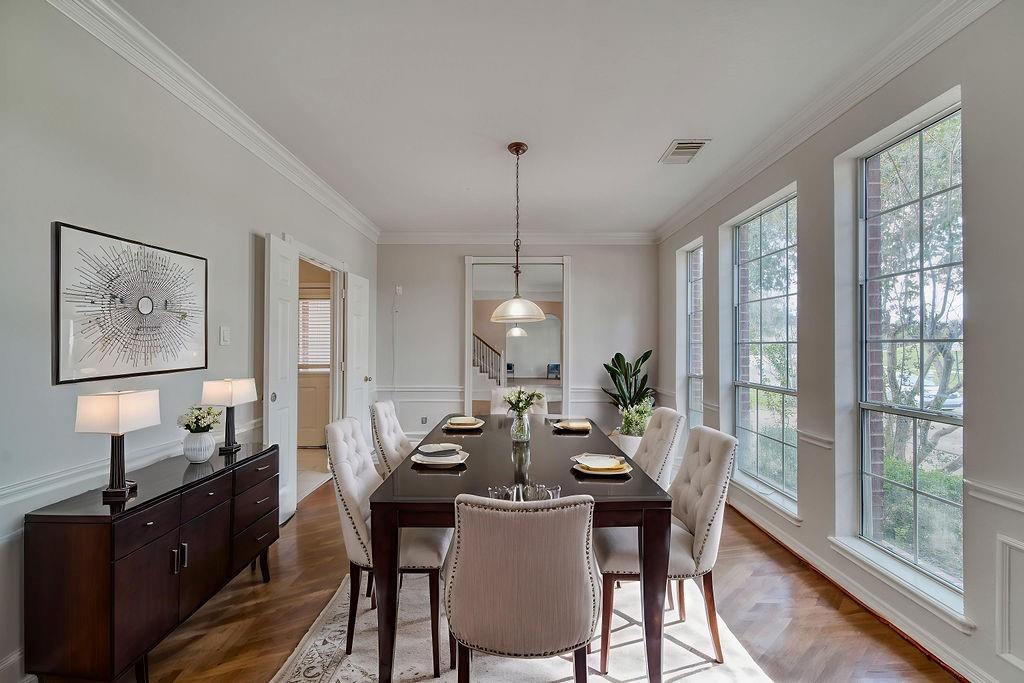 9606 Oakland Lake Way