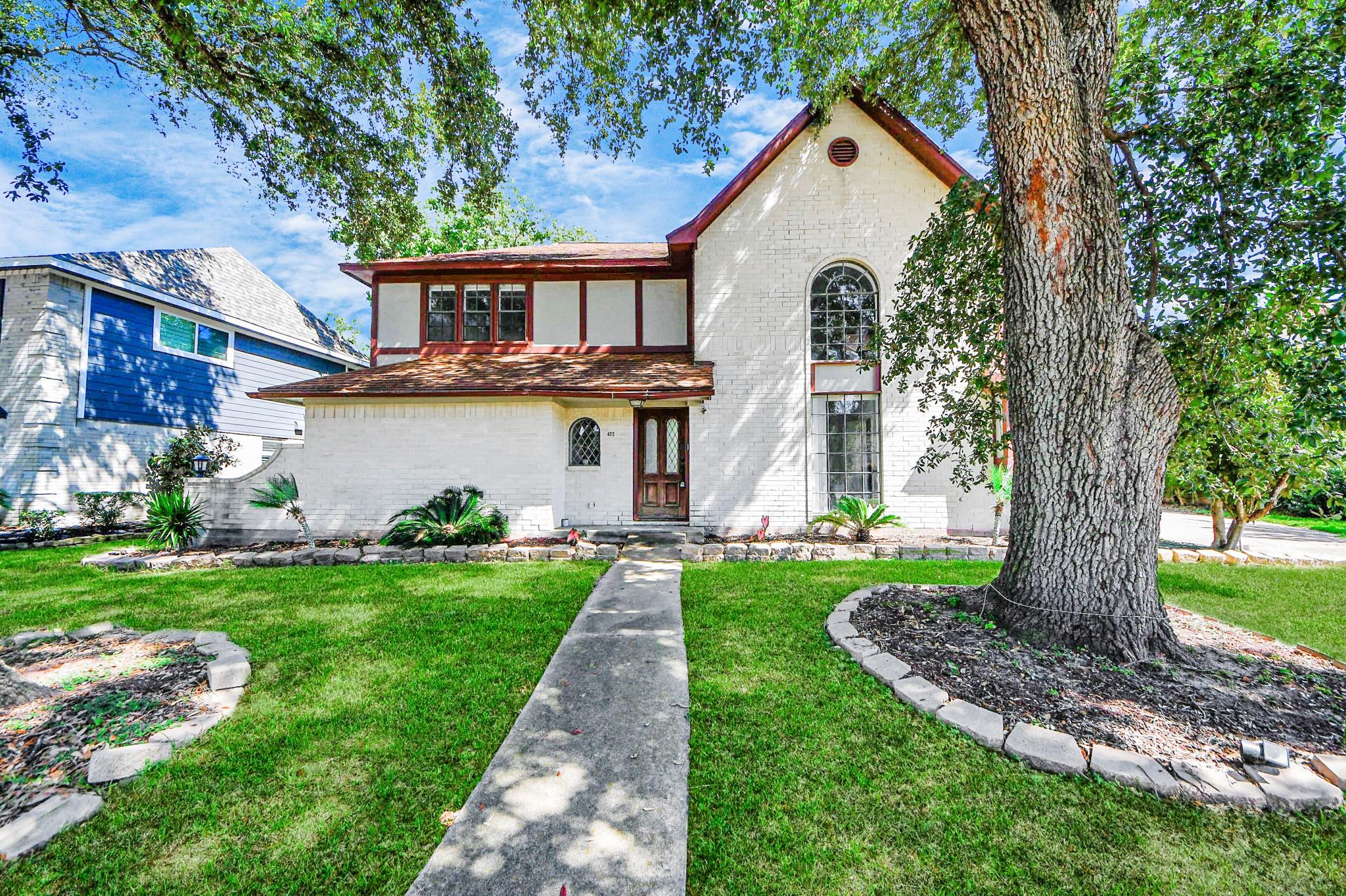 4712 Country Club View