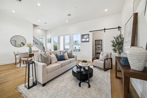 2214 Dennis Street Houston TX 77004