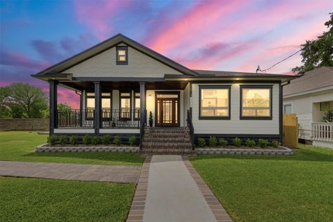 Photo of 206 N Street St, Houston, TX 77009 (MLS # 3290238)