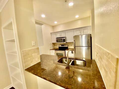 Photo of 2350 Westcreek Lane #6204, Houston, TX 77027 (MLS # 13655053)